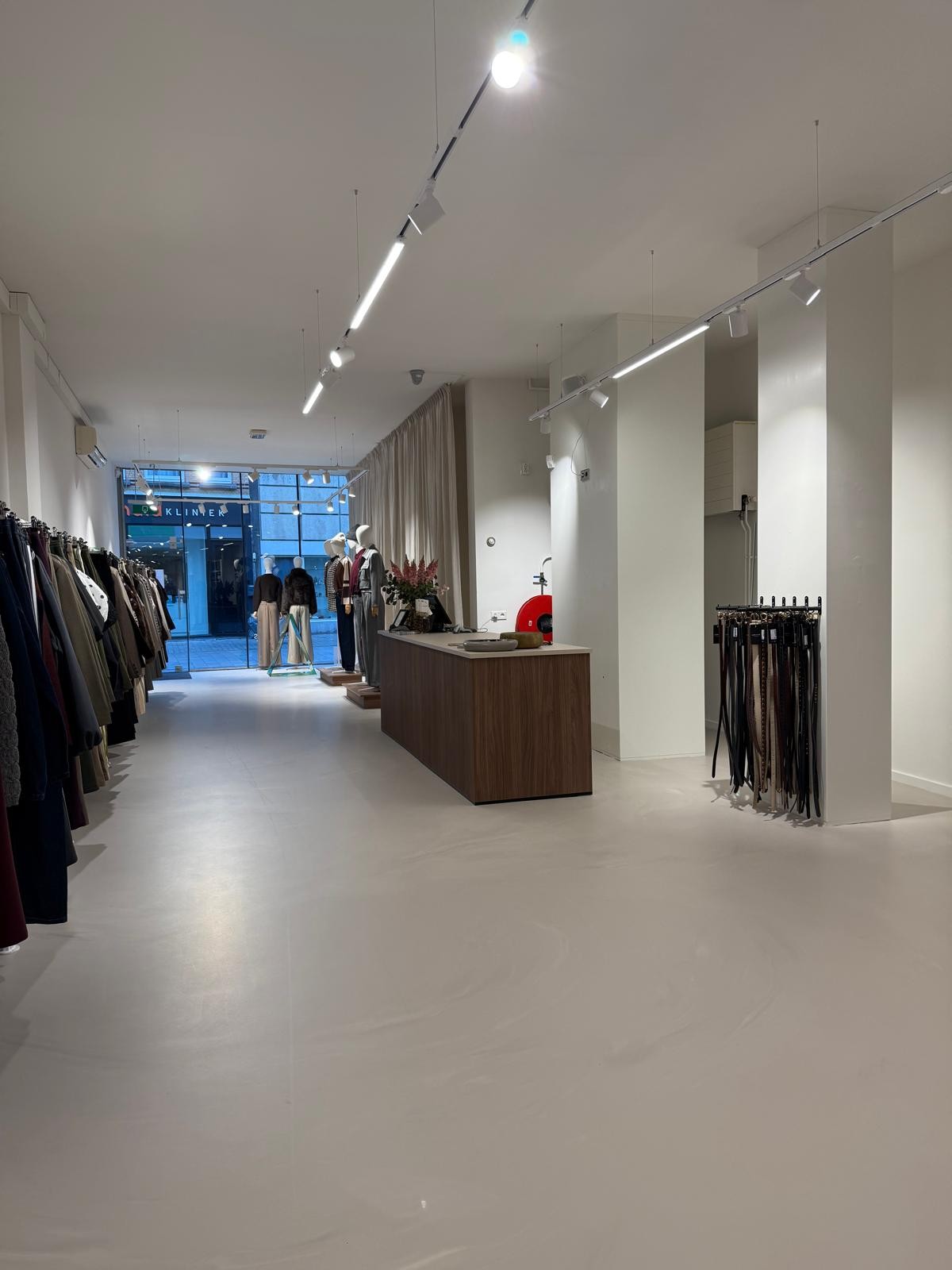 Renovatie van een kledingwinkel in Breda